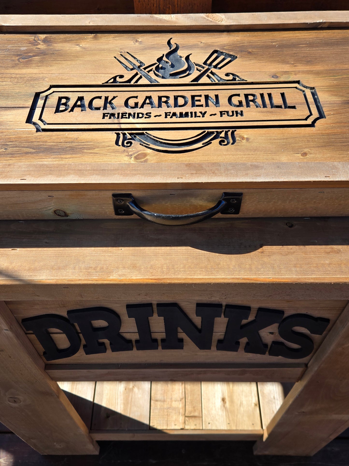 Outdoor wooden cooler