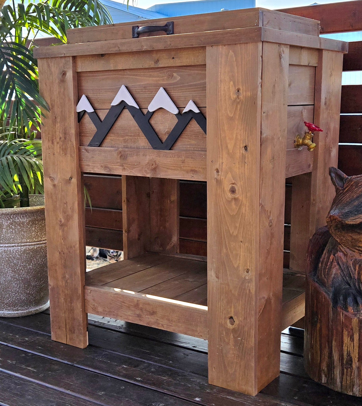 Outdoor wooden cooler